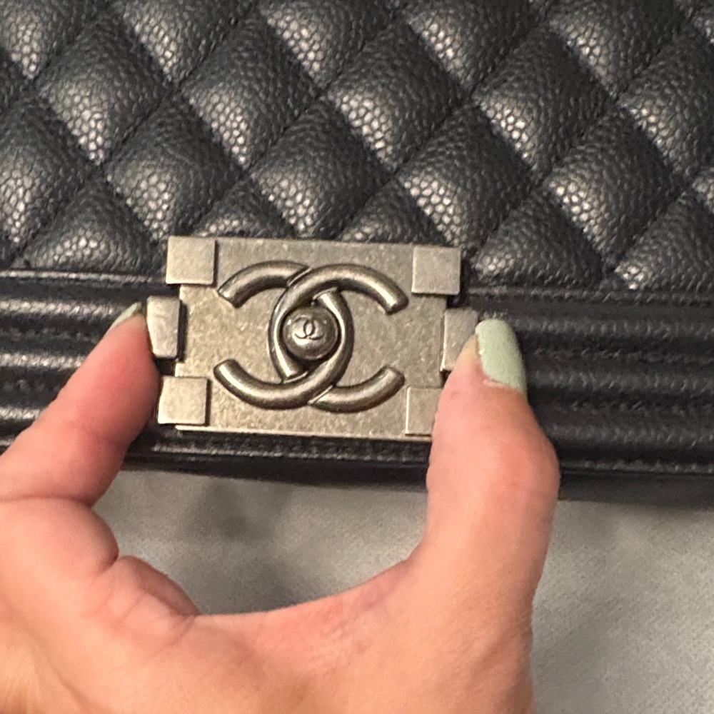 Black Quilted Leather Shoulder Bag with Gunmetal Chain - Picture 4 of 9
